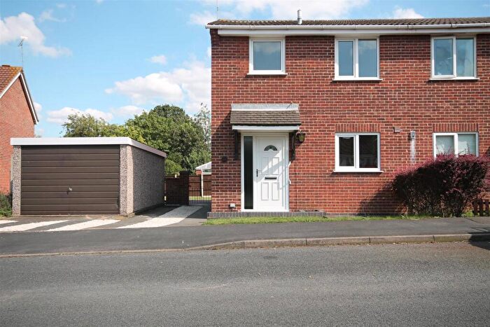 3 Bedroom Semi-Detached House To Rent In Huntingdon Drive, Castle Donington, Derby, DE74