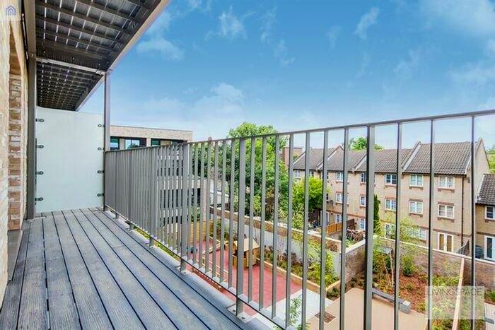 2 Bedroom Flat To Rent In Holloway Road, Holloway, N19