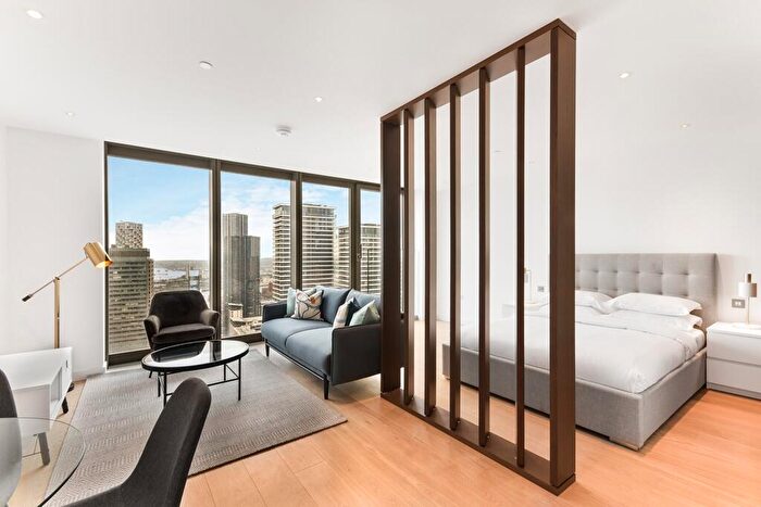 Flat To Rent In Landmark Pinnacle London, E14