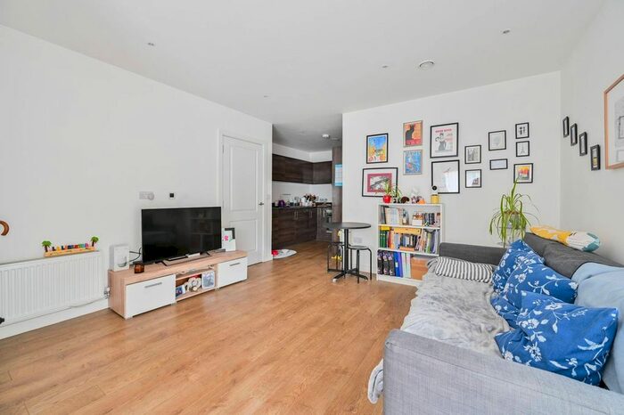 2 Bedroom Flat To Rent In Harris Street, Camberwell, London, SE5