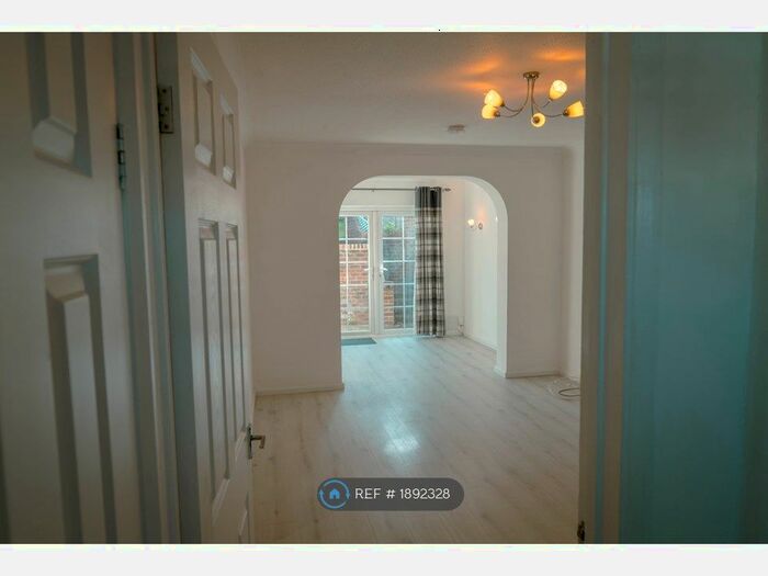 3 Bedroom Semi-Detached House To Rent In Bassil Road, Hemel Hempstead, HP2