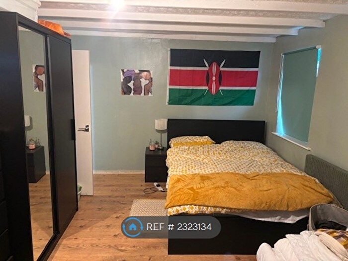 Studio To Rent In Edge Lane, Manchester, M21