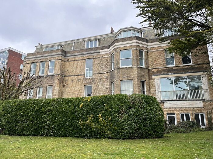 2 Bedroom Flat To Rent In Eden Holme, Grove Road, Bournemouth, BH1