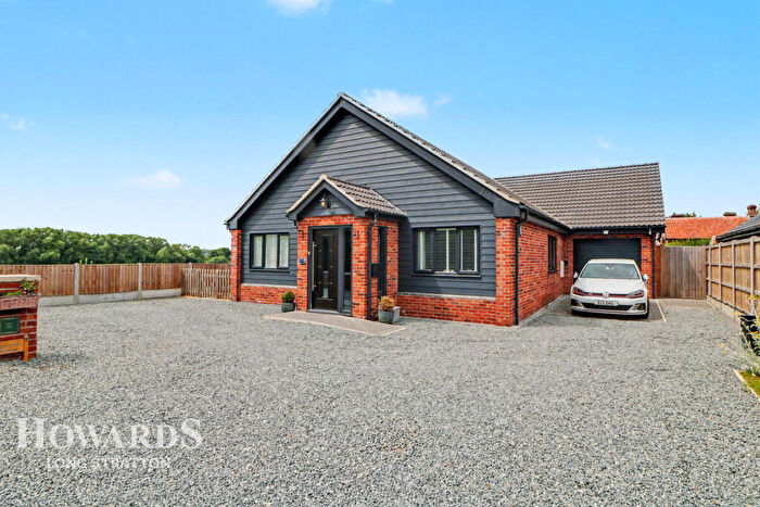 4 Bedroom Detached Bungalow For Sale In Field Lane, Hempnall, NR15