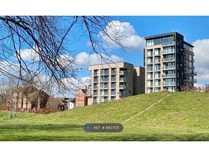 1 Bedroom Flat To Rent In Albany Road, London, SE5