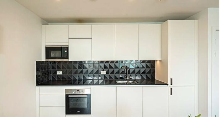 1 Bedroom Flat To Rent In Walton Heights, Walworth Road, London, SE17