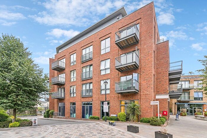 2 Bedroom Flat To Rent In Brewery Lane, Twickenham, TW1