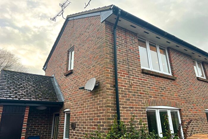 1 Bedroom Flat To Rent In Pheasant Walk, Littlemore, Oxford, OX4