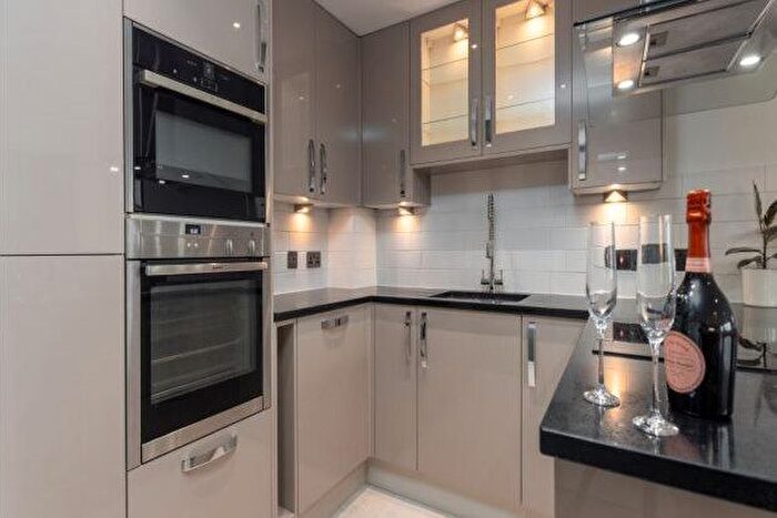 2 Bedroom Flat To Rent In Lydia Ann Street, Liverpool, L1