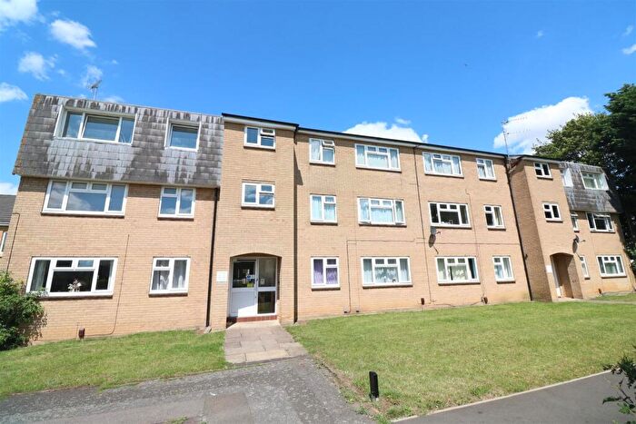 1 Bedroom Apartment For Sale In Birch Road, Rushden, Northamptonshire, NN10