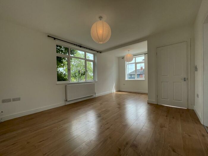 3 Bedroom House To Rent In Fairfield Square, Cosham, PO6