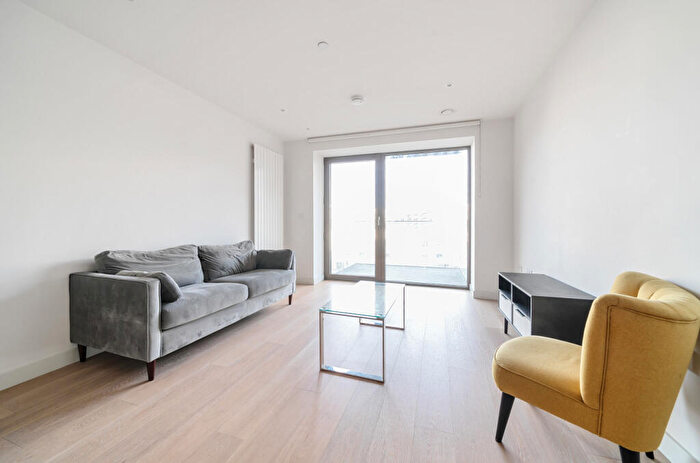 2 Bedroom Apartment To Rent In Clipper Street, London, E16