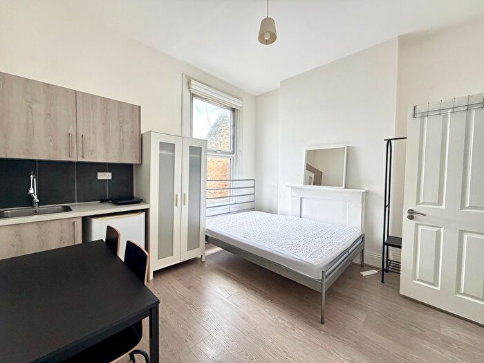 Studio To Rent In Regents Park Road, London, N3