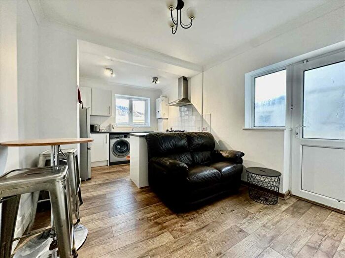 2 Bedroom Apartment To Rent In Allendale Road, Plymouth, Plymouth, PL4