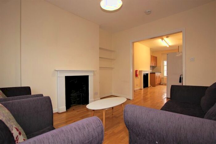 4 Bedroom Flat To Rent In Chepstow Place, Bayswater, W2