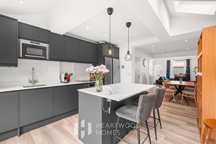 4 Bedroom End Of Terrace House For Sale In Arthur Road, St. Albans, AL1