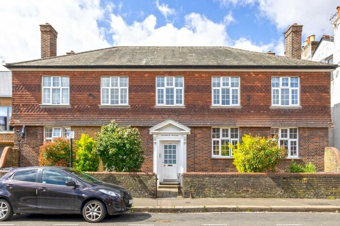 2 Bedroom Flat To Rent In Worple Road, Isleworth, TW7