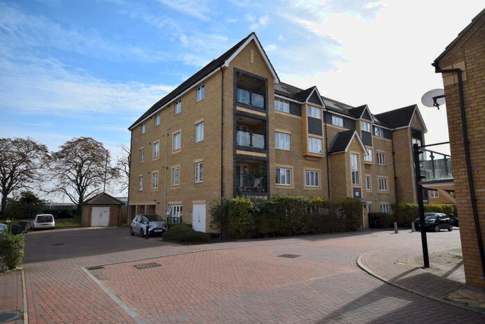 2 Bedroom Flat To Rent In Brunel House, Dartford, Kent, DA2