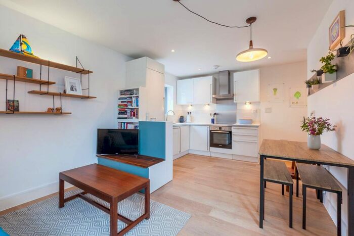 1 Bedroom Flat To Rent In Criterion Mews, Herne Hill, London, SE24