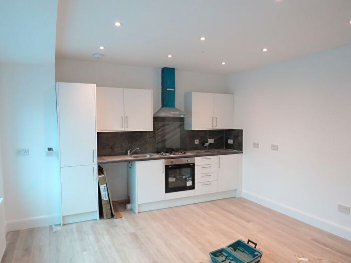 4 Bedroom Flat To Rent In Seaford Road, London, W13