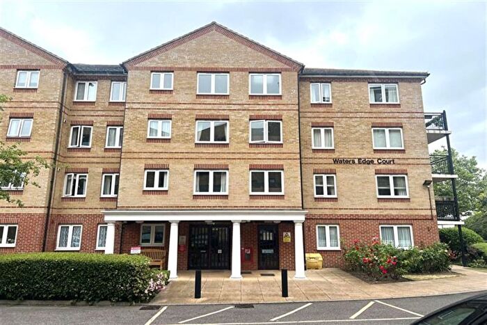 1 Bedroom Flat To Rent In Wharfside Close, Erith, DA8