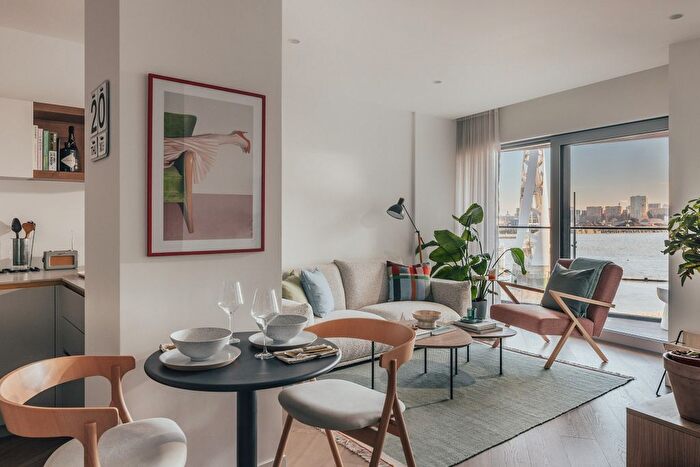 1 Bedroom Flat For Sale In Peninsula Riverfront, Cutter Lane, Greenwich Peninsula, SE10