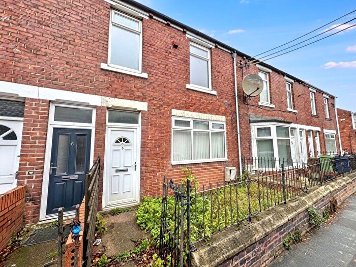 3 Bedroom Flat To Rent In South Burn Terrace, New Herrington, Houghton Le Spring, Tyne And Wear, DH4