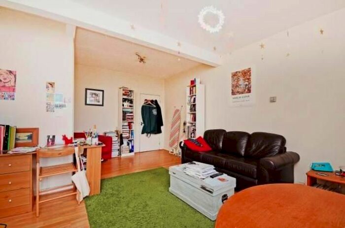 2 Bedroom Flat To Rent In Club Row, Shoreditch, London, E2