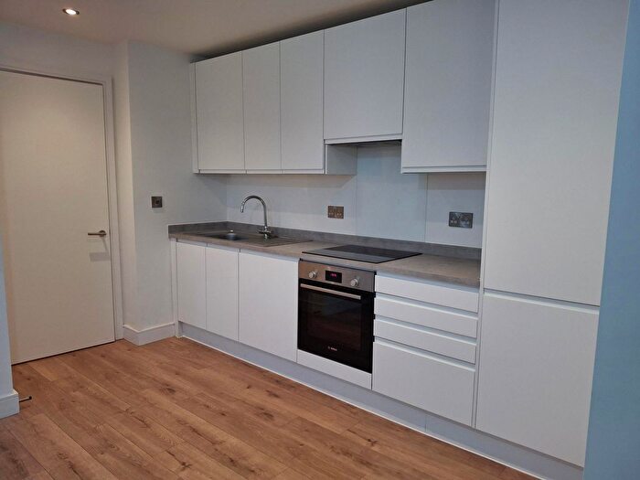 2 Bedroom Flat To Rent In Carrs Road, Cheadle, SK8