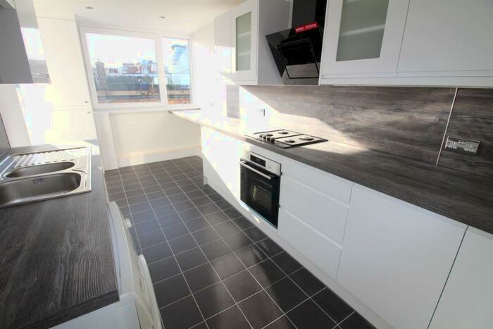 3 Bedroom Flat To Rent In Bernard House, Southampton, SO14