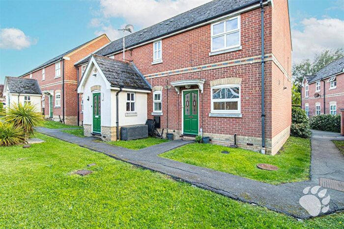 1 Bedroom Maisonette For Sale In Napier Crescent, Wickford, SS12