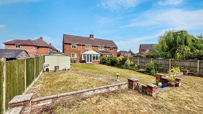 3 Bedroom Semi-Detached House For Sale In Anzio Crescent, Lincoln, LN1