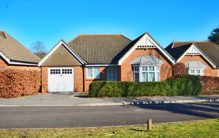 3 Bedroom Detached Bungalow To Rent In Lymington, Hampshire, SO41