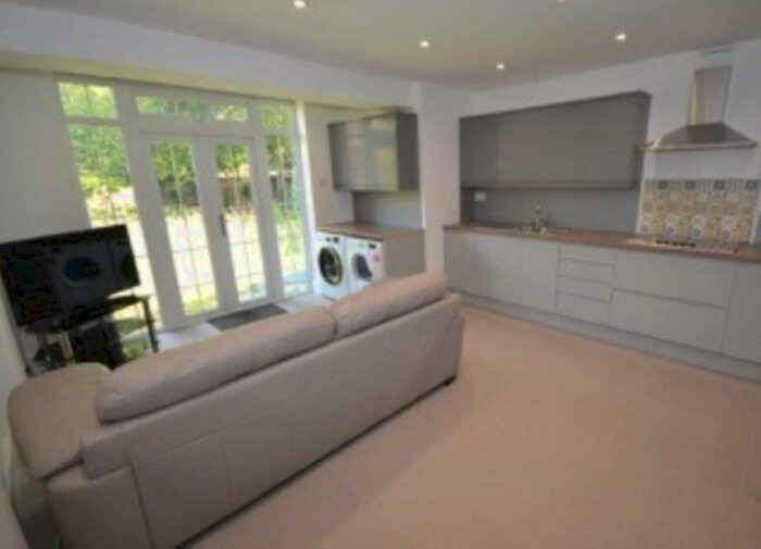 6 Bedroom Terraced House To Rent In Crescent Road, Reading, RG1