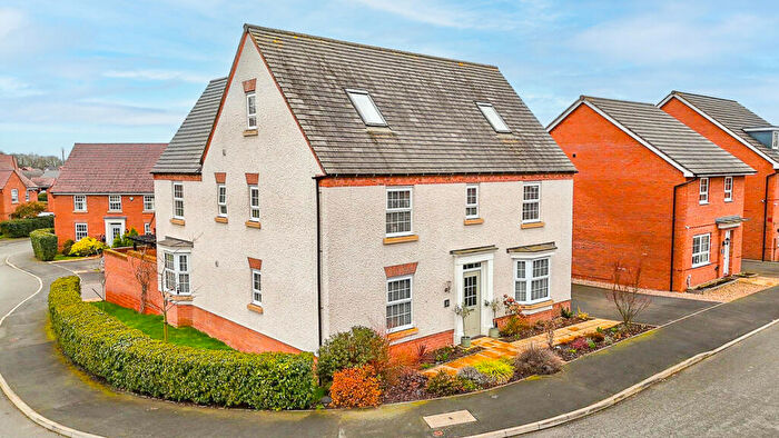 5 Bedroom Detached House For Sale In Trent Way, Mickleover, DE3