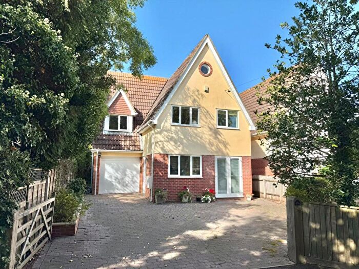 4 Bedroom Detached House For Sale In George Road, Milford On Sea, Lymington, Hampshire, SO41