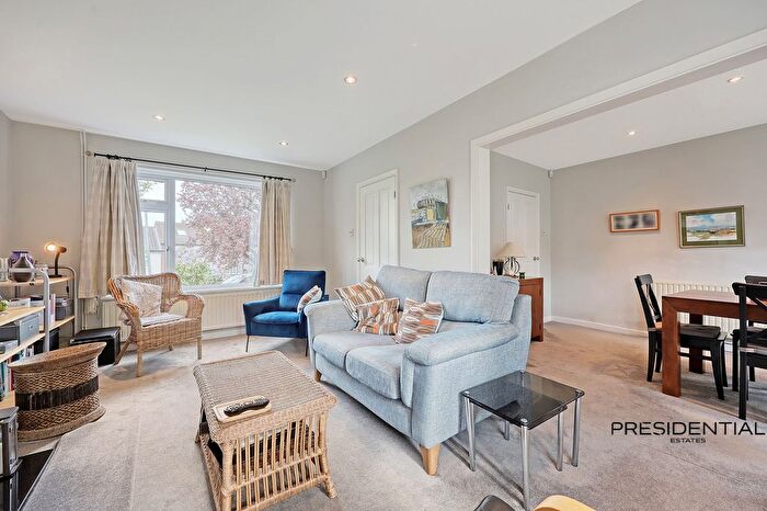 4 Bedroom Detached House For Sale In Marjorams Avenue, Loughton, IG10