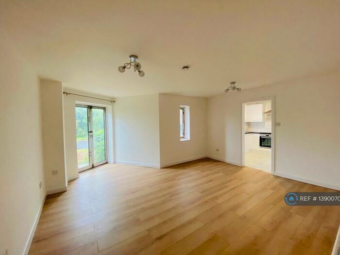 3 Bedroom Flat To Rent In Ridgemont Close, Oxford, OX2