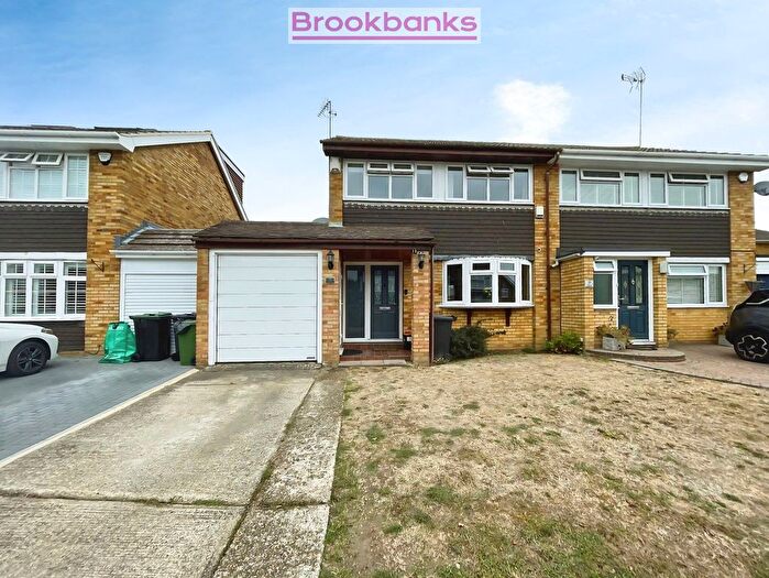 3 Bedroom Semi-Detached House For Sale In Waylands, Swanley, BR8
