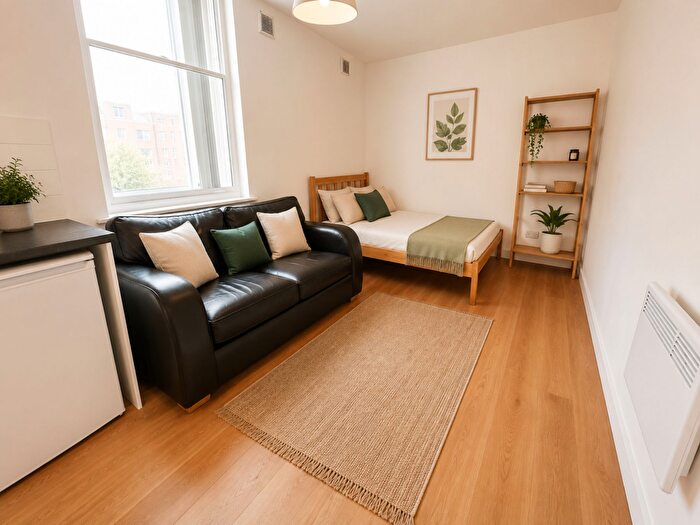 Apartment To Rent In St. Stephens Street, Crusader House, BS1