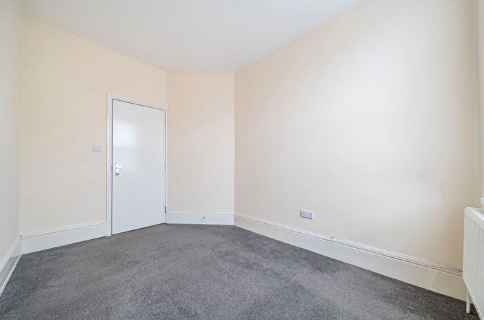 2 Bedroom Flat For Sale In Dames Road, London, E7