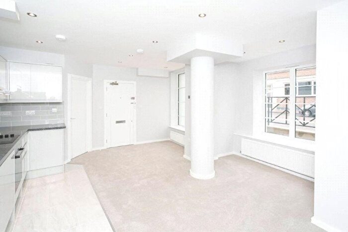 1 Bedroom Flat To Rent In King Street, Watford, WD18