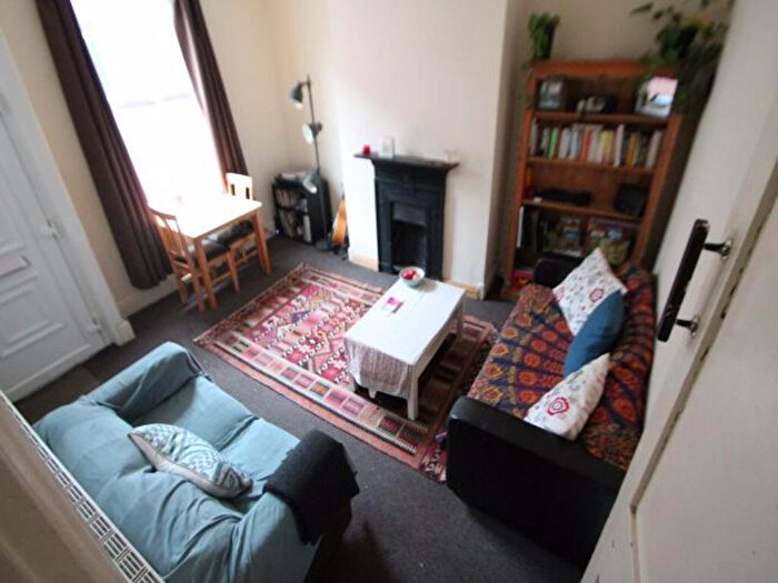 2 Bedroom House To Rent In Harold Avenue, Leeds, LS6