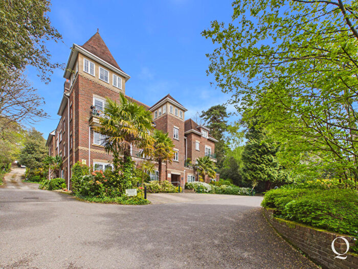 3 Bedroom Apartment For Sale In Branksome Wood Road, Bournemouth, BH2