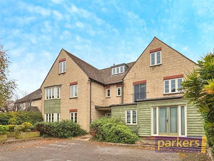 2 Bedroom Flat To Rent In Millins Yard, B High Street, Witney, Oxfordshire, OX28