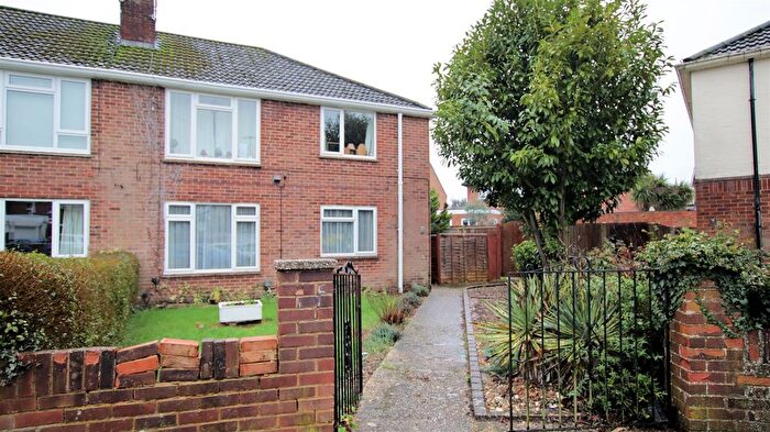 2 Bedroom Maisonette To Rent In Andrews Close, Reading, RG7