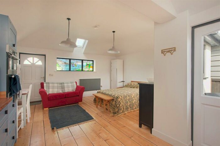 Studio To Rent In Herne Bay Road, Whitstable, CT5