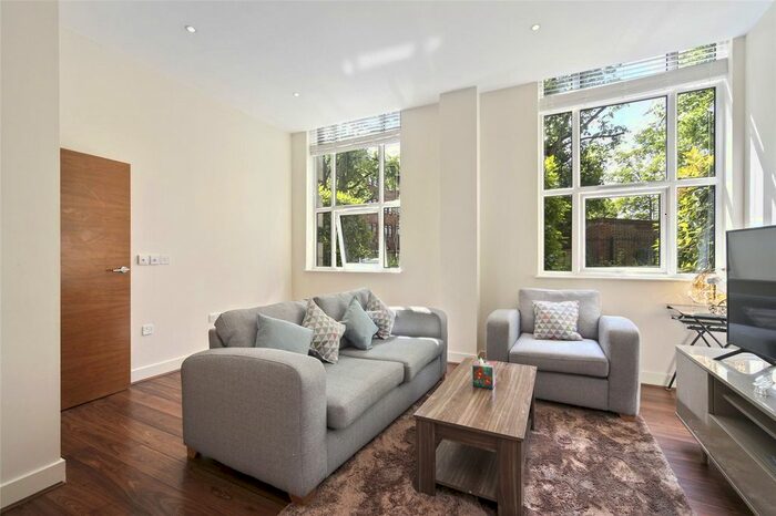 1 Bedroom Flat To Rent In Bromyard House, Bromyard Avenue, Acton W3