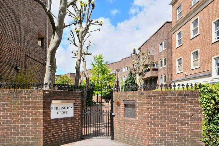 3 Bedroom Flat To Rent In Burlington Close, London, W9