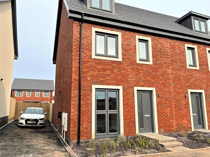 4 Bedroom House To Rent In Waun Fawr, SA6